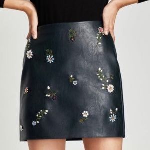 Zara Floral Beaded Faux Leather Mini Skirt Size Small